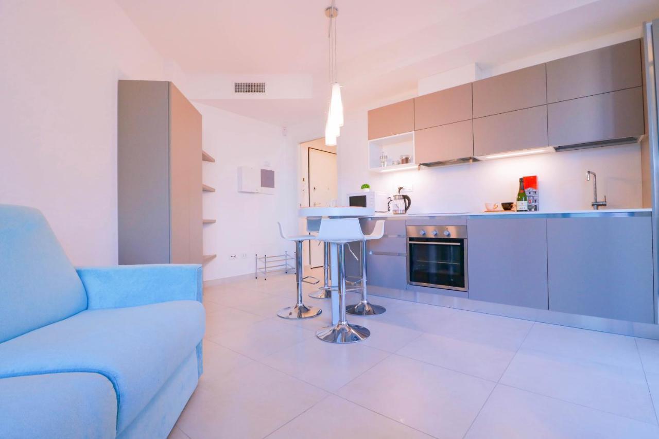 Appartement H11 Luxury 9A - Porto - Piscina - Jacuzzi à Santo Stefano al Mare Extérieur photo