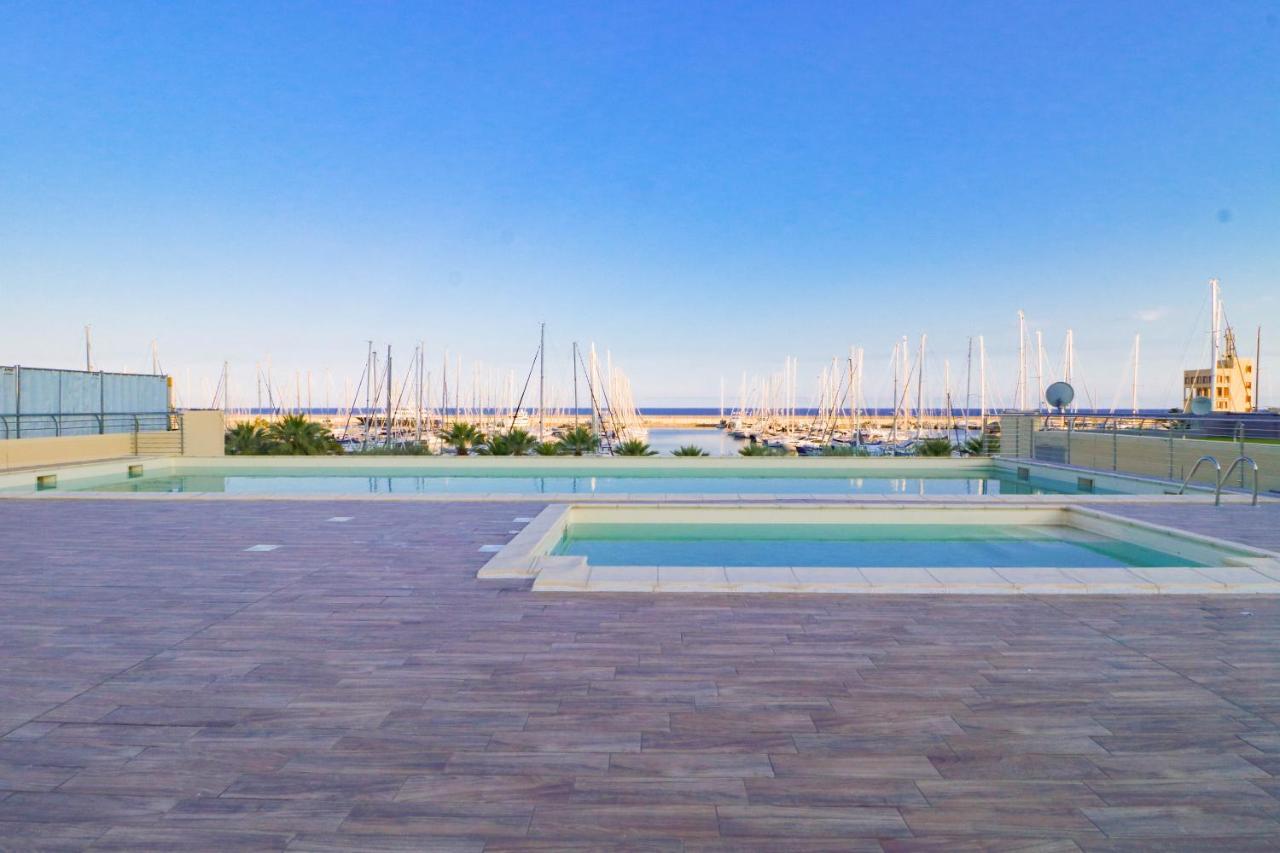 Appartement H11 Luxury 9A - Porto - Piscina - Jacuzzi à Santo Stefano al Mare Extérieur photo