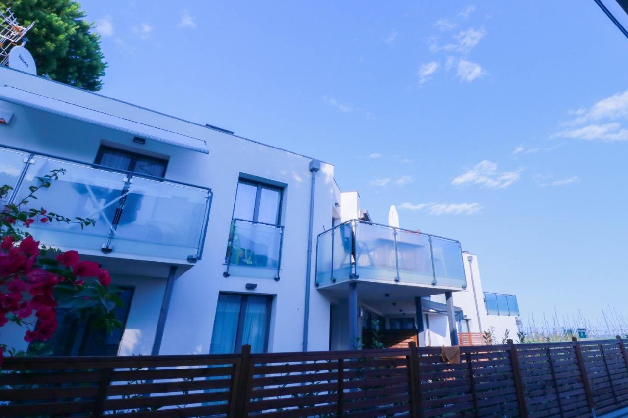 Appartement H11 Luxury 9A - Porto - Piscina - Jacuzzi à Santo Stefano al Mare Extérieur photo
